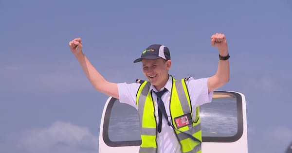Teen pilot with Kiwi roots sets new record circling the globe