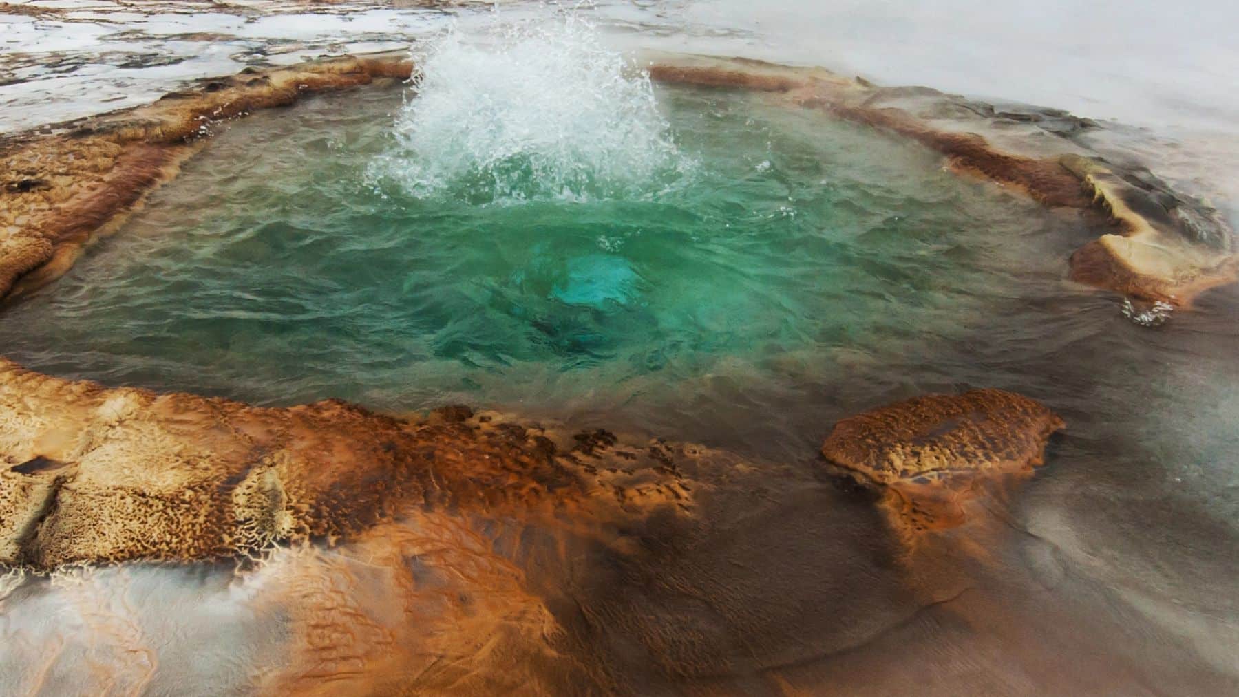 Geothermal drilling into Icelandic volcano