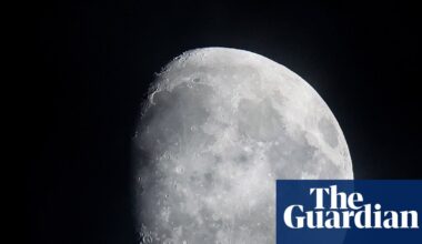 Starwatch: beautiful contrast as silver glow of moon passes Saturn’s golden light | Space