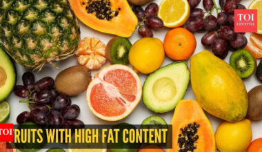 Fruits with the most fat content, according to dietitians