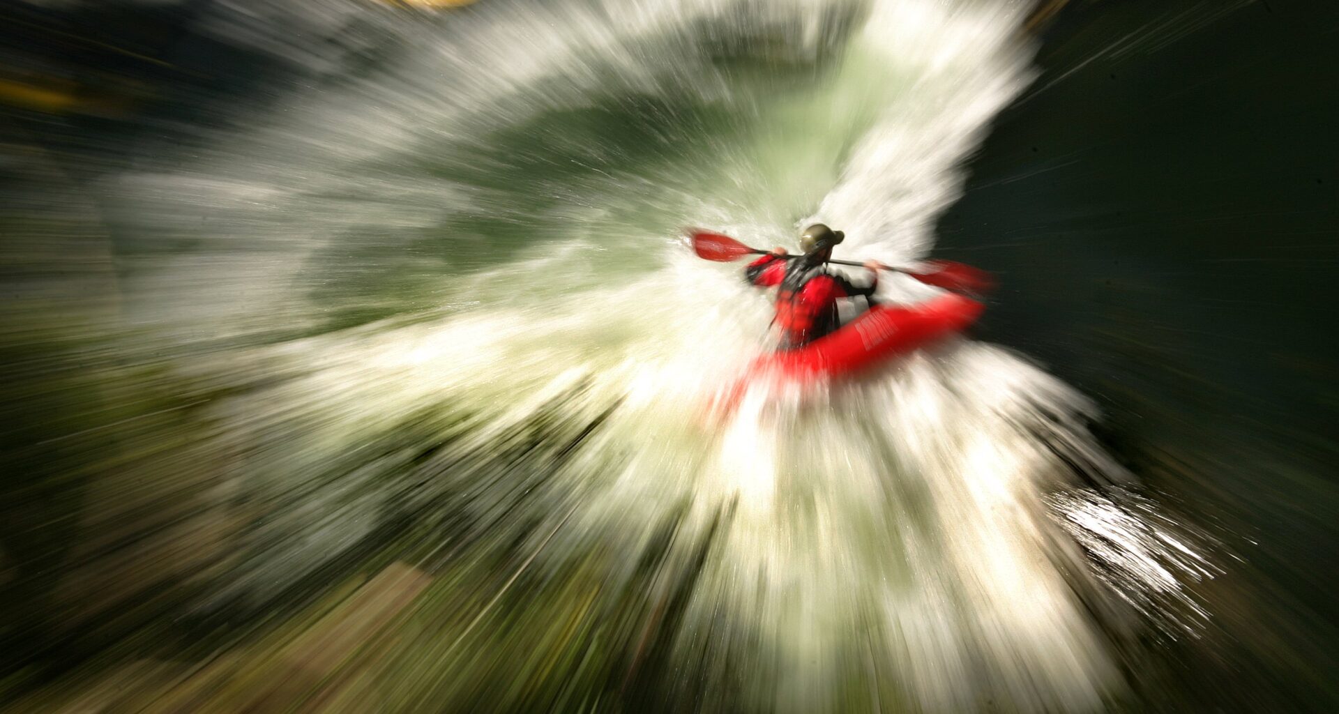 SunLive - Injured teen kayaker rescued from gorge