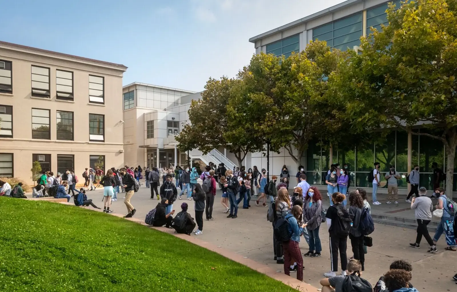 Berkeley Unified tightens cellphone limits for middle schoolers