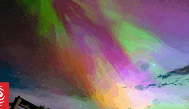 Stunning aurora lights up southern skies