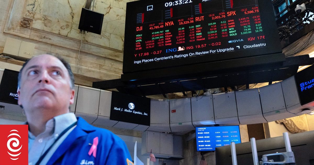 Concern on share markets as The Big Short's Michael Burry bets against top AI stocks