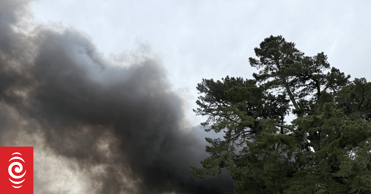 More than a dozen fire crews battling blaze in Canterbury's Selwyn District