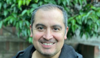 I'm a Former Walmart Senior Director — AI Is My Low-Risk Career Leap