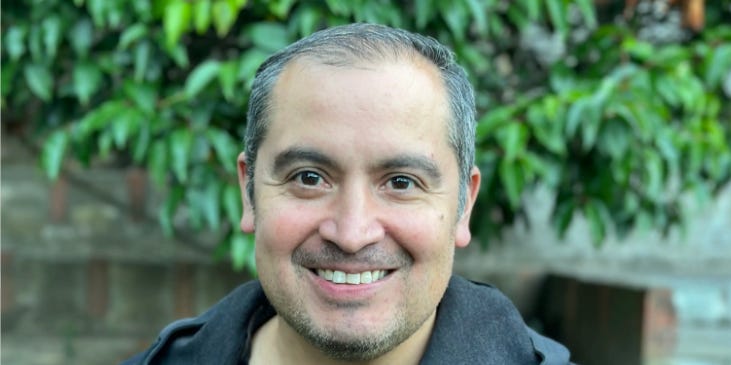 I'm a Former Walmart Senior Director — AI Is My Low-Risk Career Leap