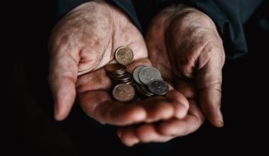 New survey: Floridians 45+ face financial insecurity issues | Investigations