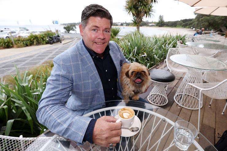 Snap! Paul Glover and Jayne Kiely share a love of blue blazers and jeans. Photo / Supplied