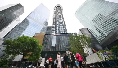 Singapore workers’ mental health improves amidst looming financial anxiety