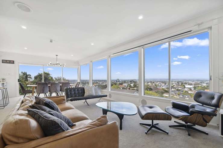 The listing for 19 Market Road, in Auckland's Remuera, says the vendors 