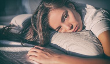 RTL Today - SAD or just blue?: Experts explain why mental health declines in the darker months