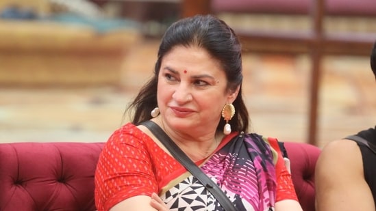 Kunickaa Sadanand gets evicted from Bigg Boss 19 house just 2 weeks before the finale.