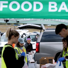 While food stamps are cut for millions and billionaires soar - These Americans are stepping up to feed those in need