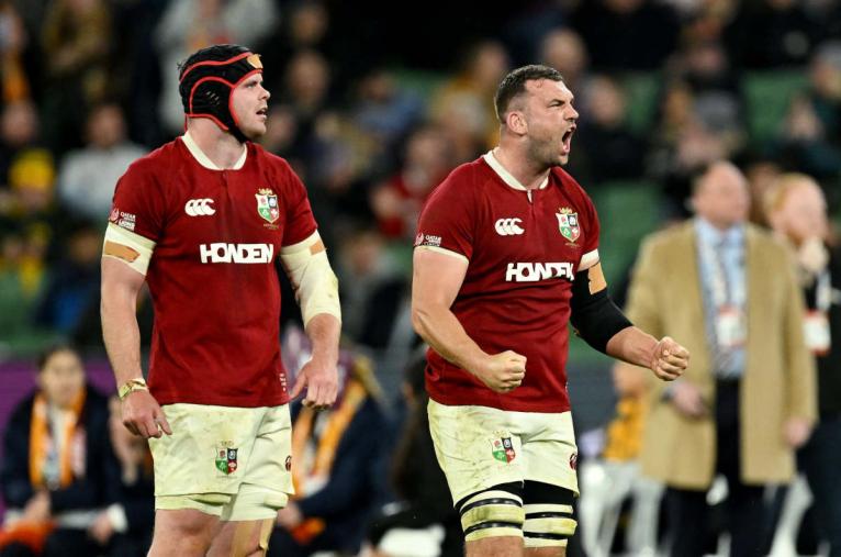 Tadhg Beirne celebrates