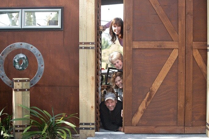 SunLive - Unlock the secrets behind closed doors