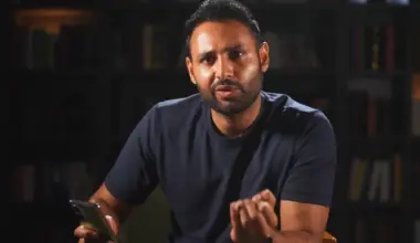 Man gets his hands on two illegal North Korean smartphones to put them through tests