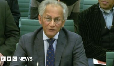 BBC chair vows to stay to 'fix' problems