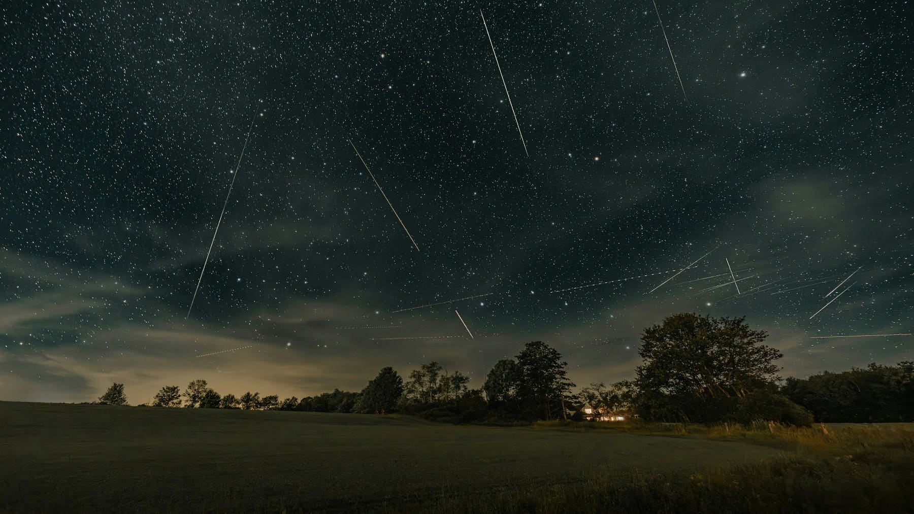 Thanksgiving fireballs streak across sky
