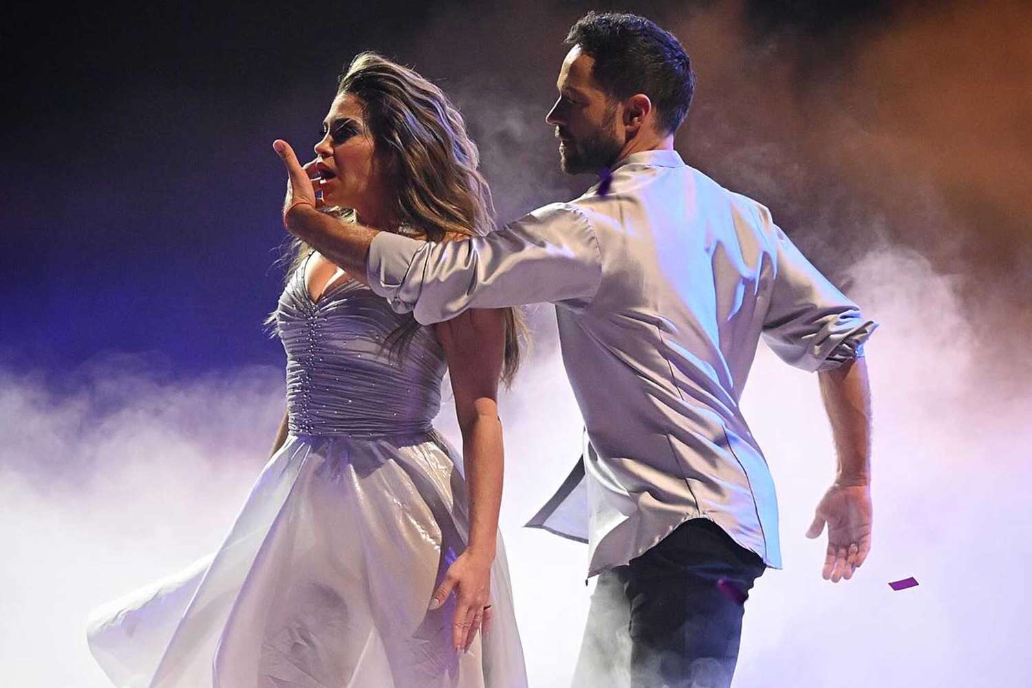 'DWTS' contestant tears up over cancer diagnosis, calls emotional routine 'therapy'