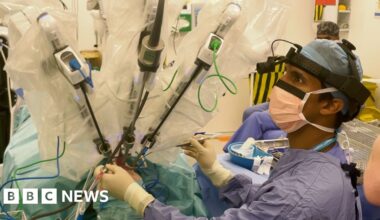 The Royal Surrey Hospital performs 10,000th robotic surgery