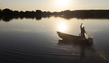 Governments can protect marine environments by supporting small-scale fishing