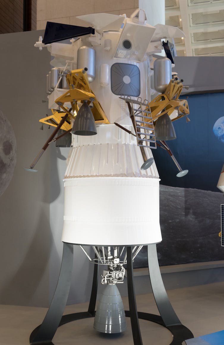 Mockup of the Chinese crewed lunar lander docked to the Mengzhou crew capsule.