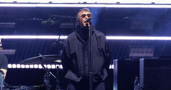 Oasis frontman unleashes after flares thrown into Melbourne crowd