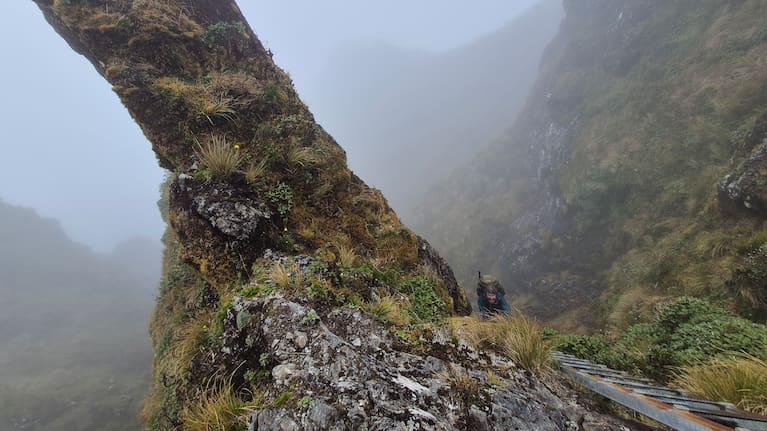 The 25 meter steel ladder near Tuiti
