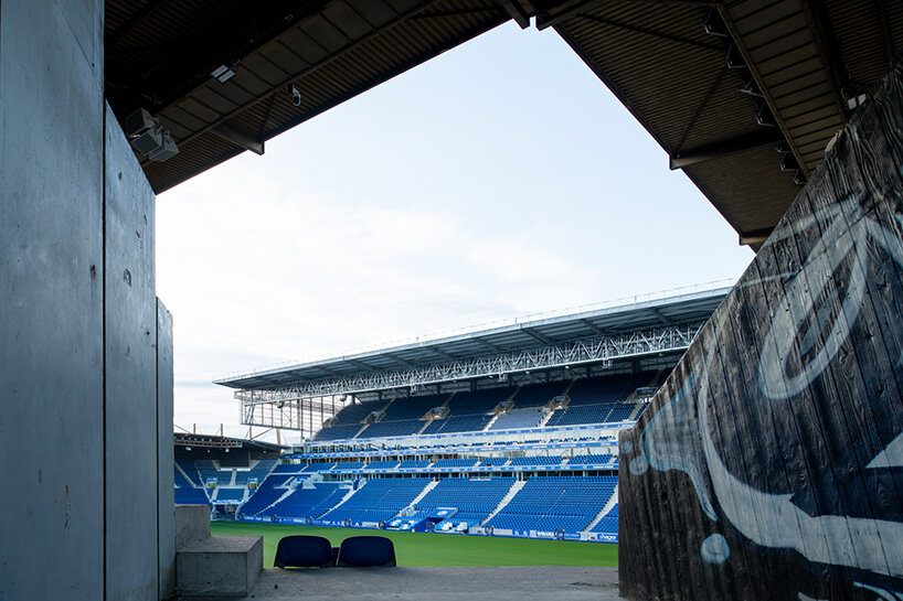 watch how populous built the RC strasbourg stadium out of decommissioned aeroplanes