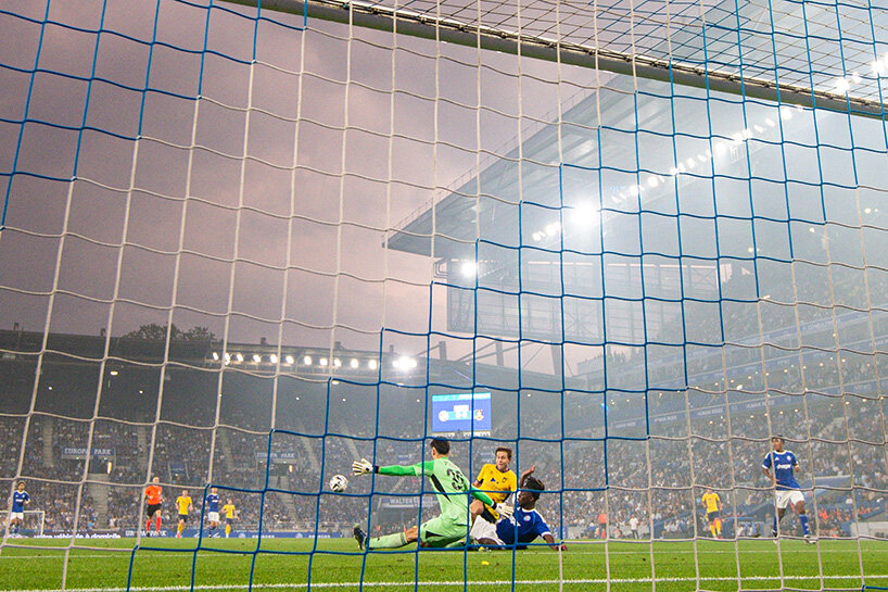 watch how populous built the RC strasbourg stadium out of decommissioned aeroplanes