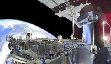US spy satellites built by SpaceX send signals in the “wrong direction”