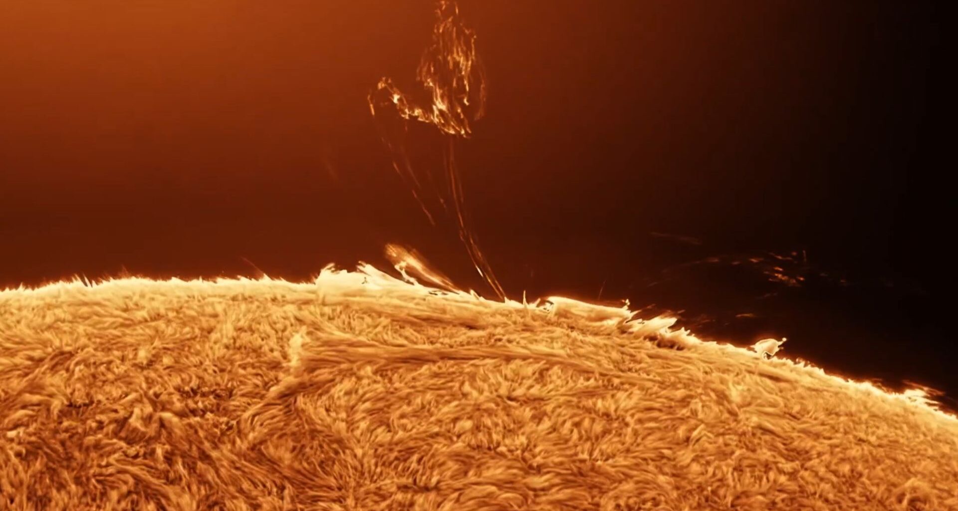 Astrophotographer captures fiery plasma dancing above the sun in stunning close-up video