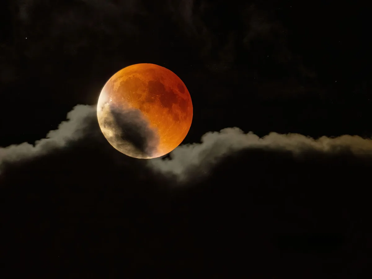 Lunar eclipse Andrea Georgievova, Mount Ještěd, Czech Republic, 7 September 2025 Equipment: Olympus OM-1 camera, Zuiko 150-600mm lens, Sirui Traveler 5AX tripod