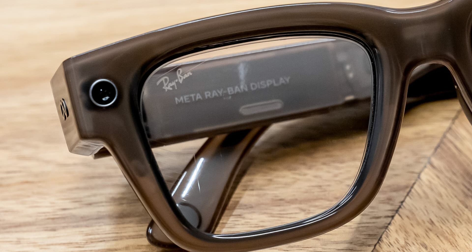 Analysts say a luxury eyewear giant could be the next AI winner