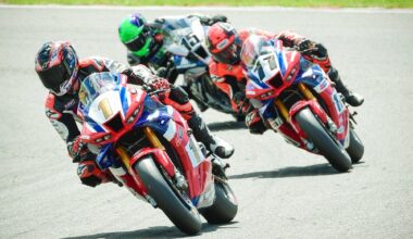 SunLive - Father-son crashes spark Boxing Day showdown