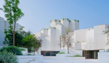 Mecanoo completes Abu Dhabi museum inspired by rock formations | News