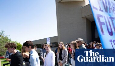 As the US invests in fossil fuels, young climate activists push back in the courts | Environment