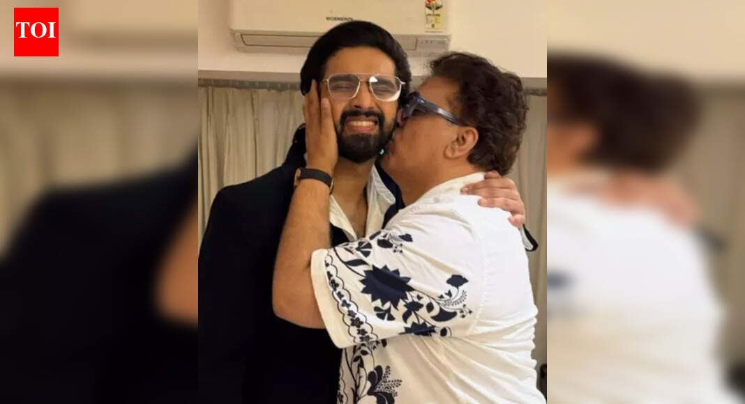 'Bigg Boss 19' runner-up Amaal Mallik's adorable pic with father Daboo Mallik wins heart - 'A lifetime in a moment' |