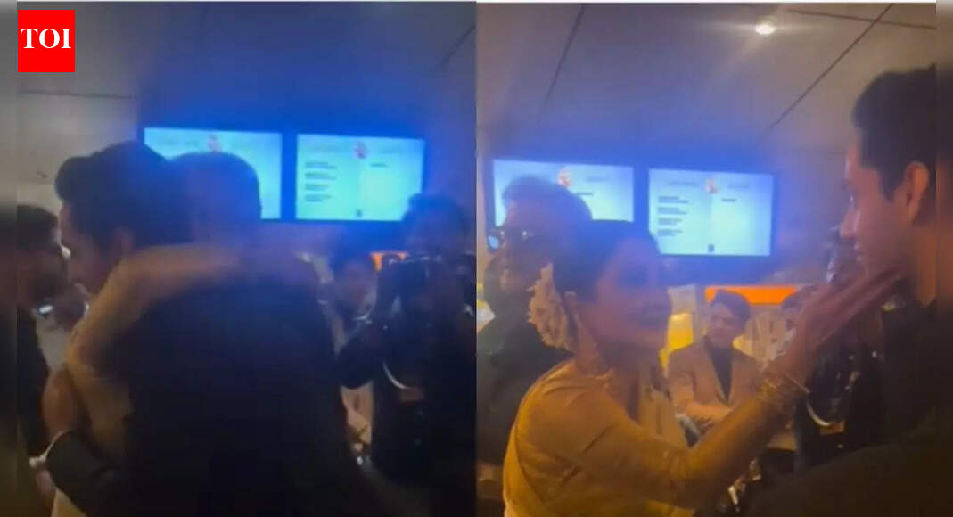 When Rekha got emotional and hugged Amitabh Bachchan’s grandson Agastya Nanda at an event |