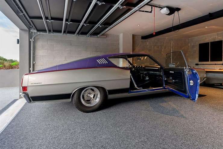 Art and Matilda Green were back in the headlines when they put their villa on the market, but other houses piqued buyer interest this year. Artwork / Beth Walsh