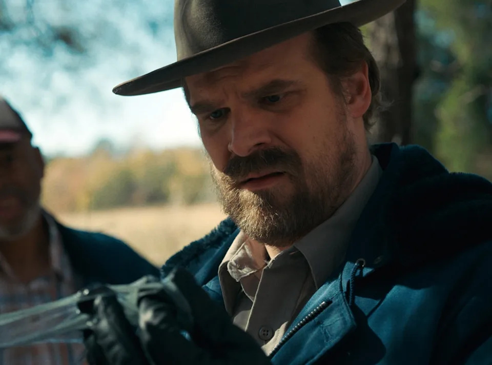 <p>12. Later that year, Harbour <a href="https://www.eonline.com/news/968740/stranger-things-david-harbour-officiates-fan-s-wedding-after-twitter-challenge" rel="nofollow noopener" target="_blank" data-ylk="slk:was once again up to his social media shenanigans;elm:context_link;itc:0;sec:content-canvas" class="link ">was once again up to his social media shenanigans</a>, this time officiating a viewer's wedding in exchange for 125,000 retweets and the first slice of cake. He got ordained and performed her marriage ceremony dressed as Chief Hopper.</p>