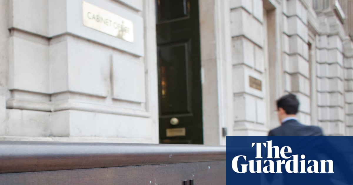 Retired UK civil servant ordered to pay back £25,000 after pension scheme error | Pensions