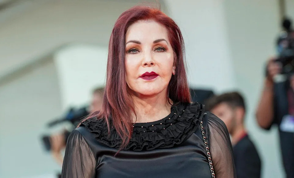  <span class="wp-caption-text">Mega</span>