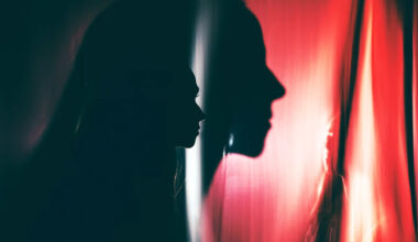 Woman Suffers AI Psychosis After Obsessively Generating AI Images of Herself