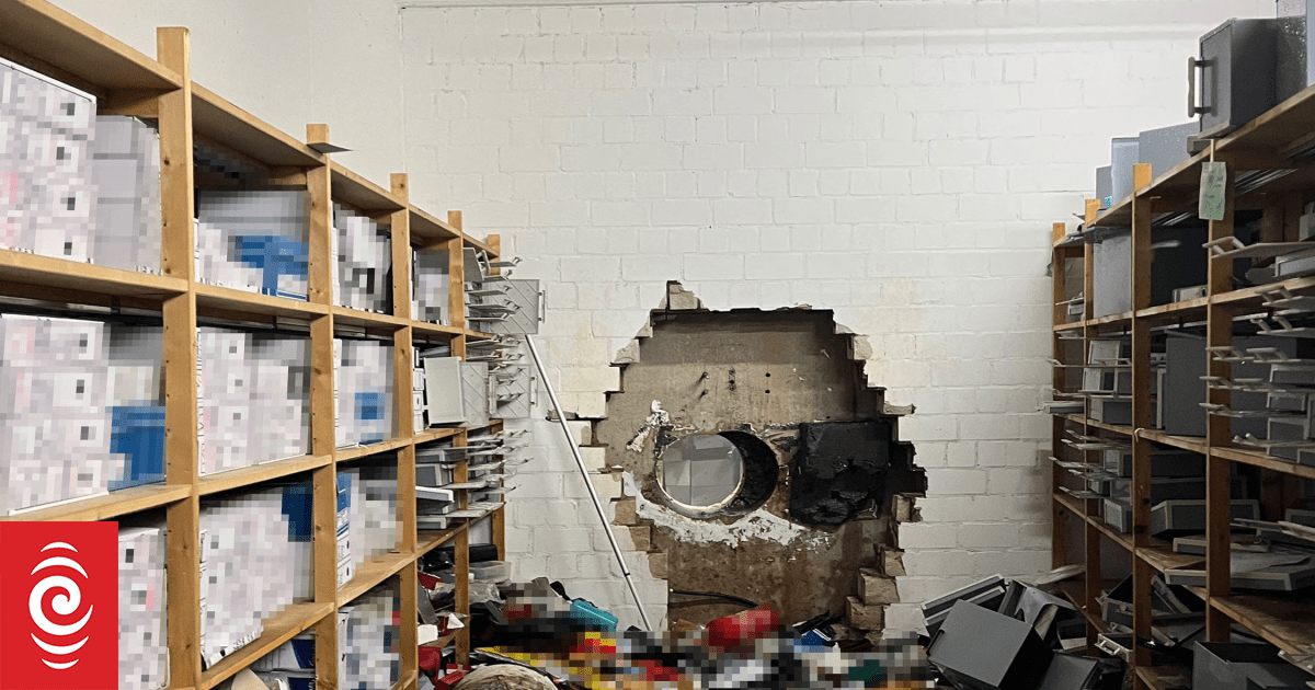 Germany bank heist nets about 30 million euros in cash, valuables: police