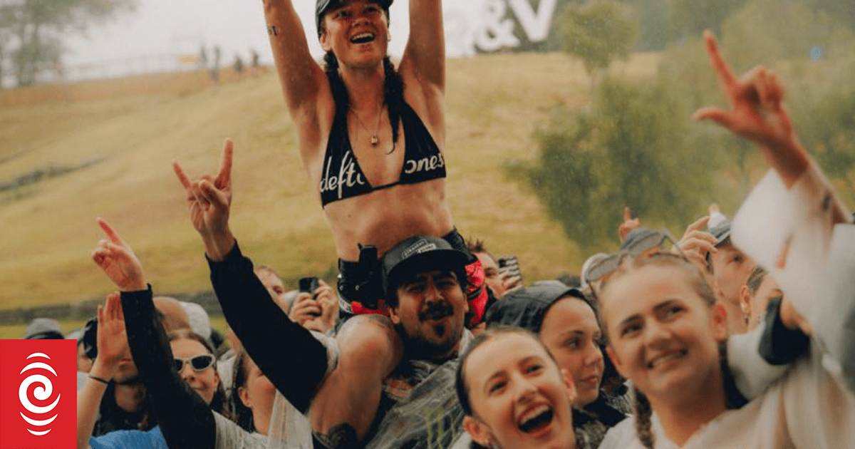 Live weather updates: Power outages, heavy rain and strong gales