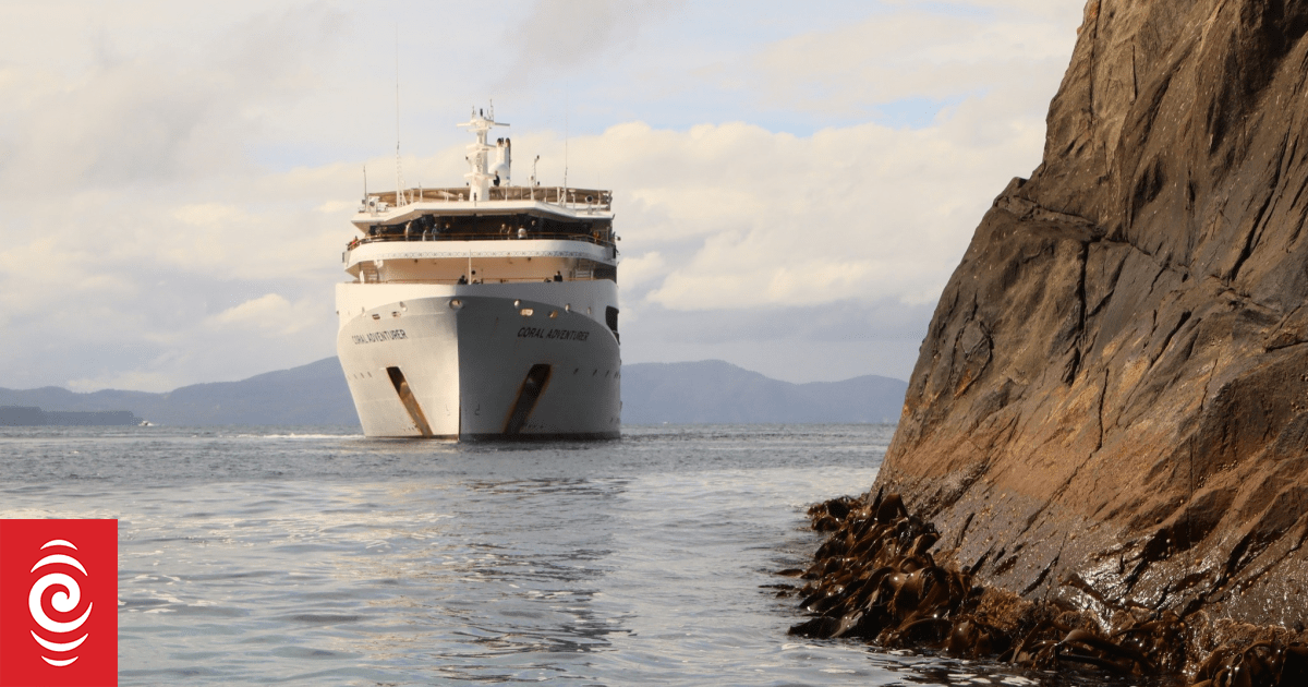 Coral Adventurer runs aground off Papua New Guinea with 120 people onboard