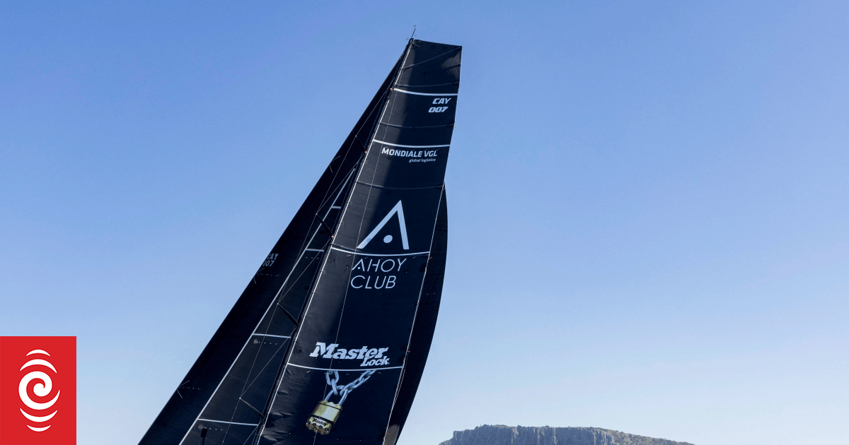 Master Lock Comanche wins Sydney-Hobart ocean race for fifth time