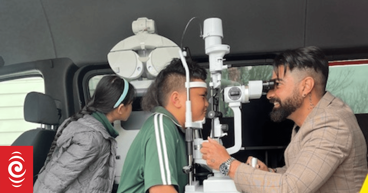 'Celia' the optometry bus hits the road to check Kiwi kids